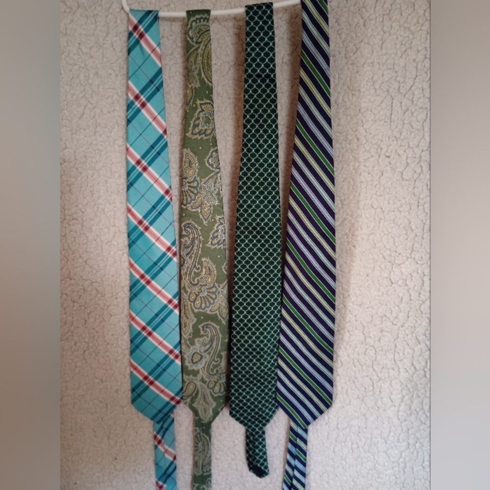 Lot of 4 Silk Designers Ties Brooks Brothers, Jos.A. Bank & Land's End 3"